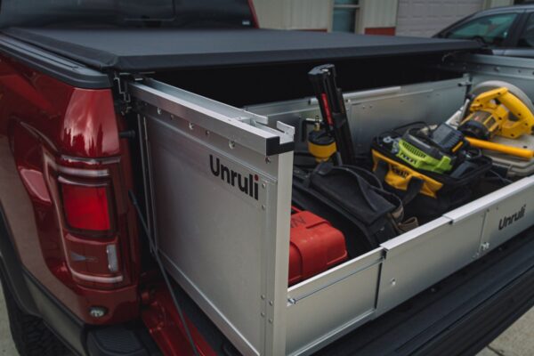pickup foldable cargo box with construction tools